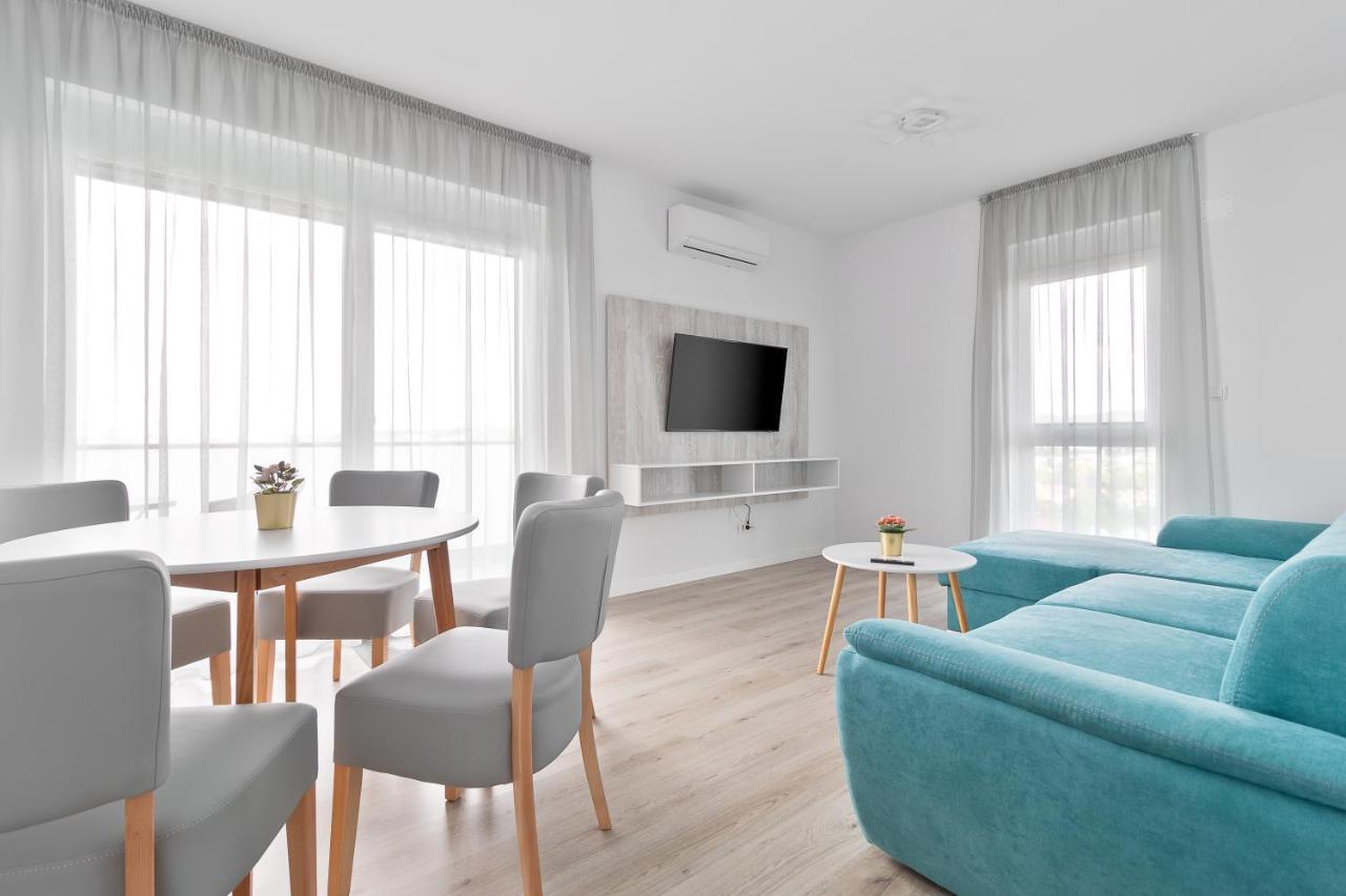 Grand Hill Flats Lägenhet Oradea Exteriör bild