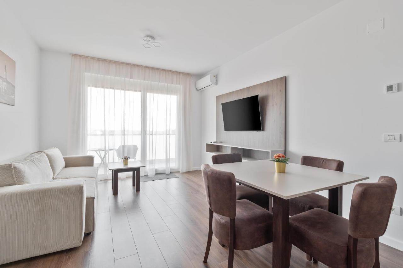 Grand Hill Flats Lägenhet Oradea Exteriör bild