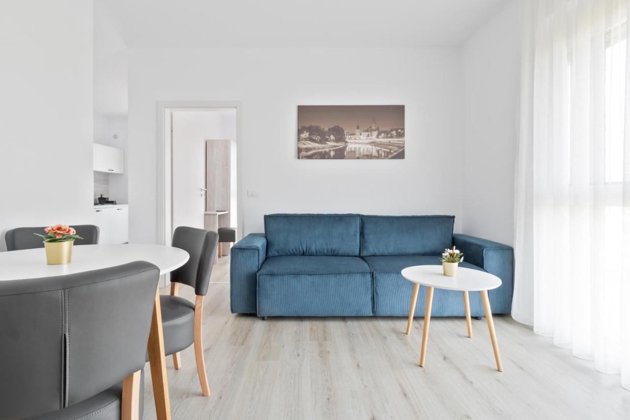 Grand Hill Flats Lägenhet Oradea Rum bild