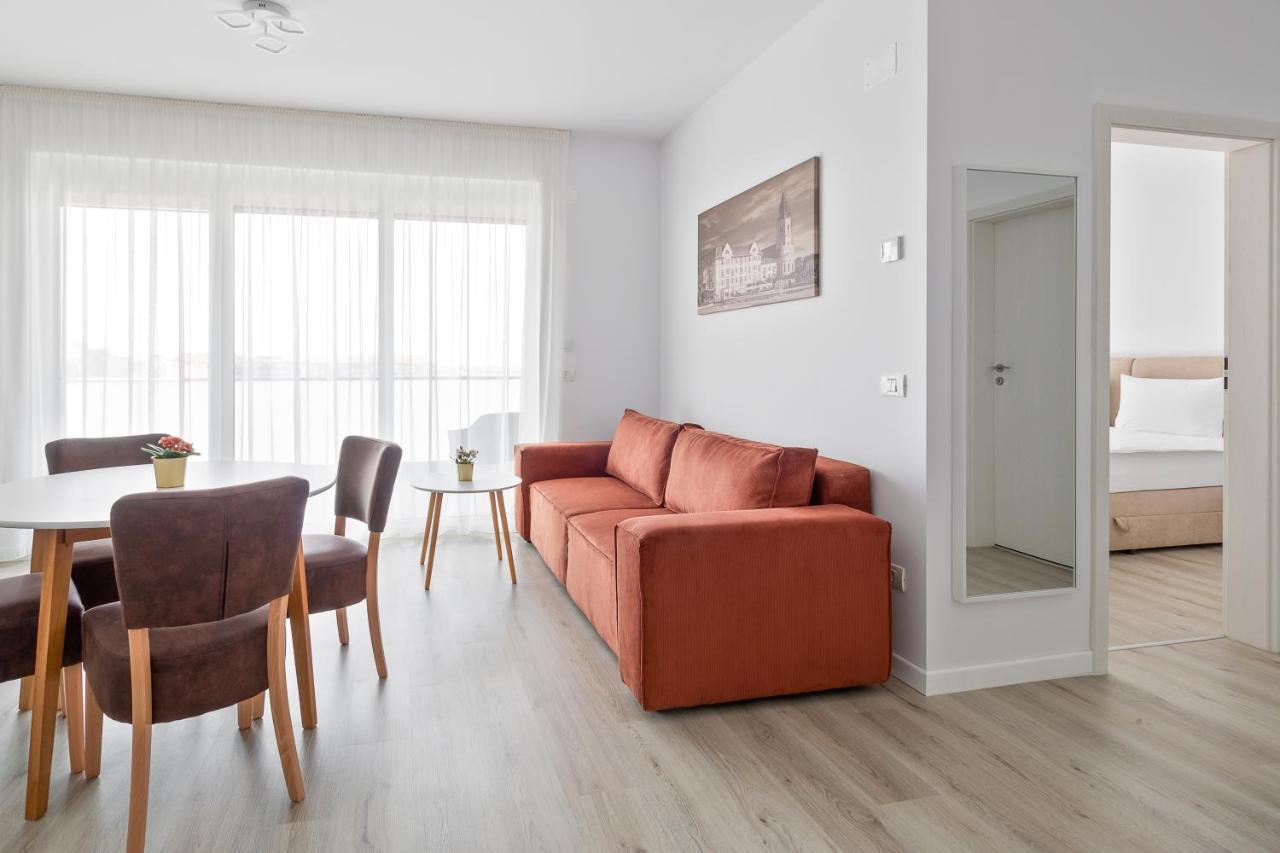 Grand Hill Flats Lägenhet Oradea Exteriör bild