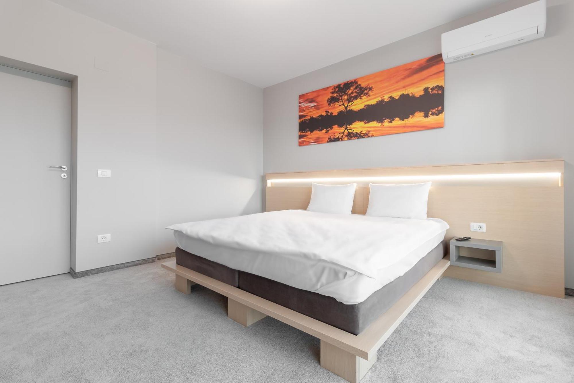 Grand Hill Flats Lägenhet Oradea Exteriör bild