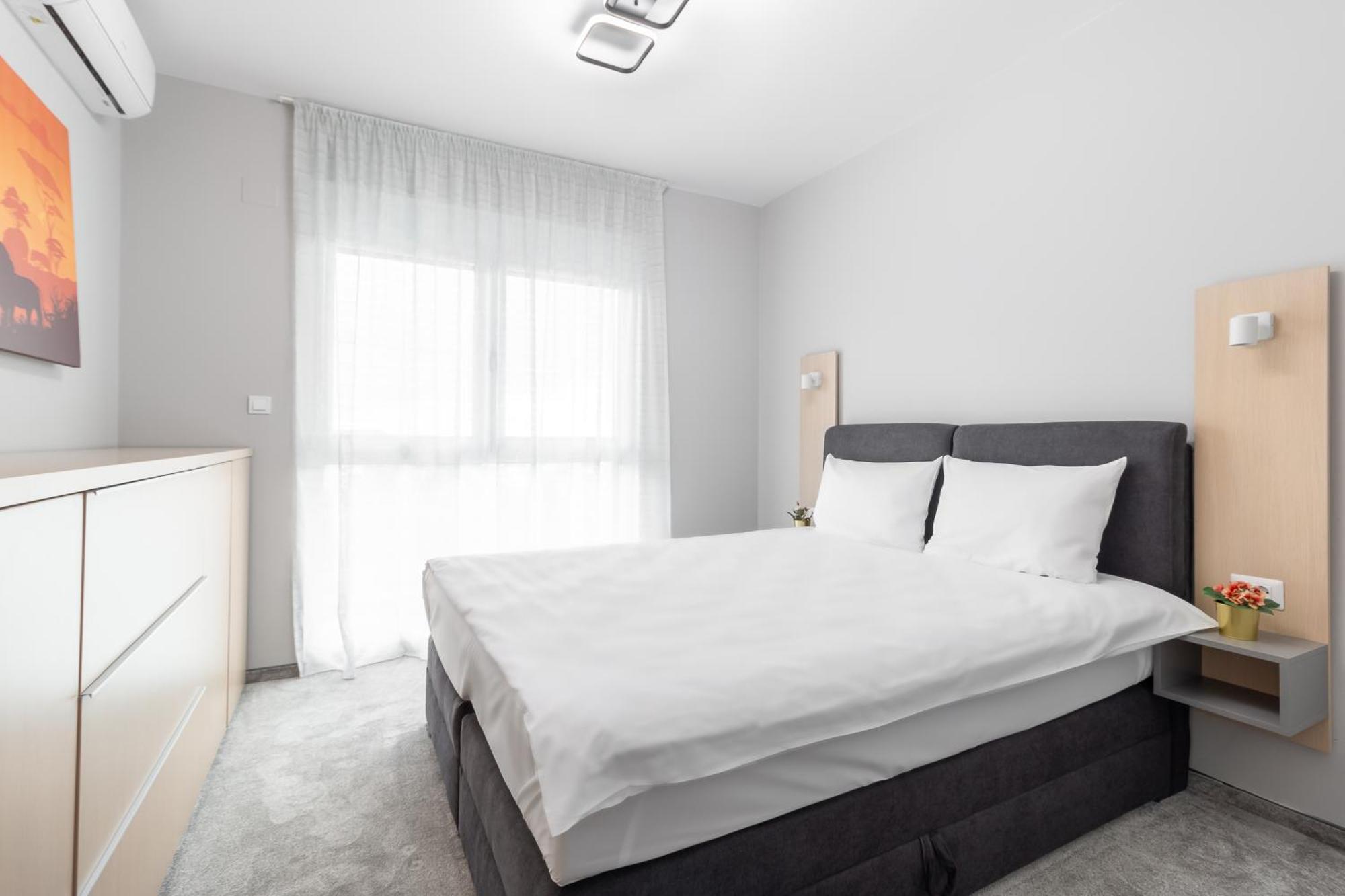 Grand Hill Flats Lägenhet Oradea Exteriör bild