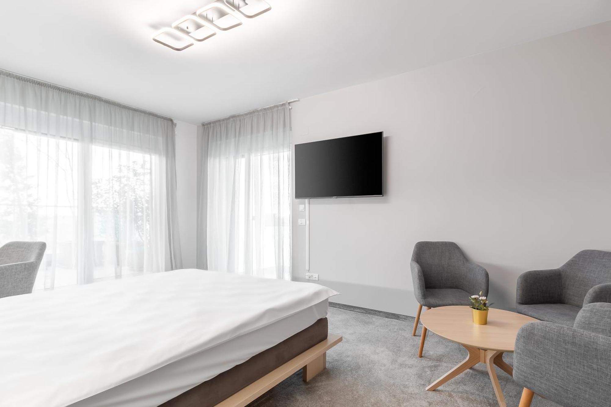 Grand Hill Flats Lägenhet Oradea Exteriör bild