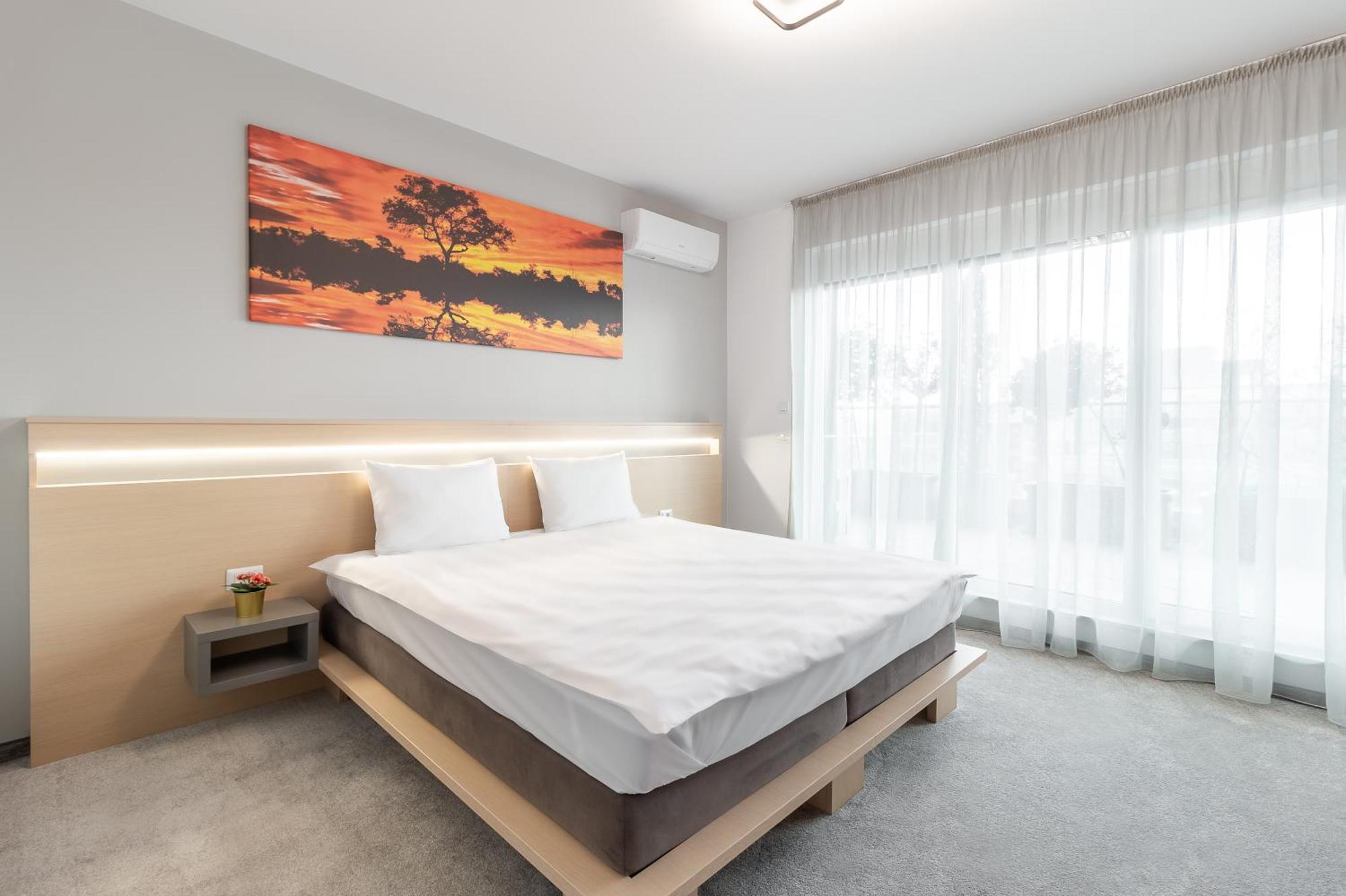 Grand Hill Flats Lägenhet Oradea Exteriör bild