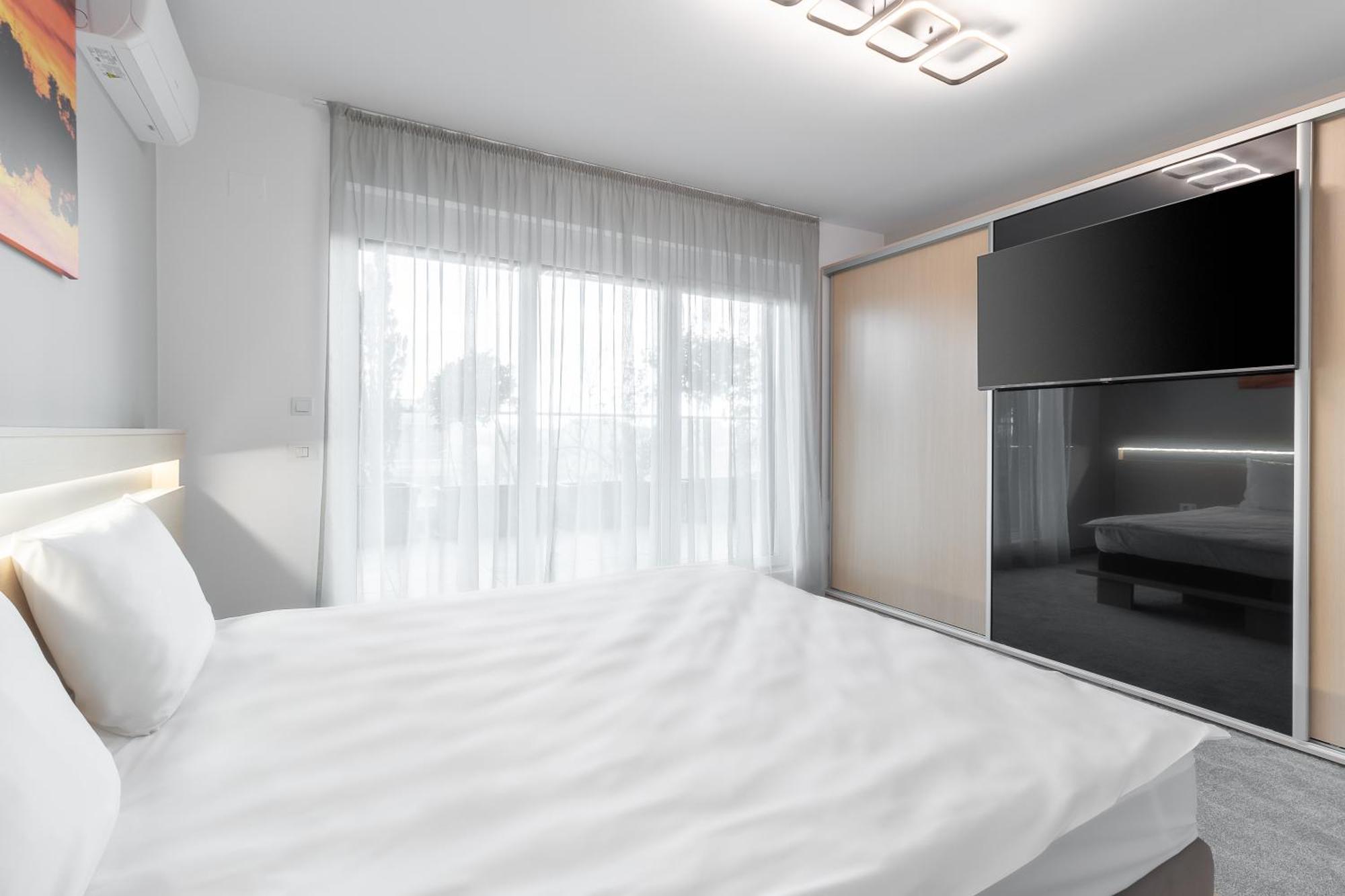 Grand Hill Flats Lägenhet Oradea Exteriör bild