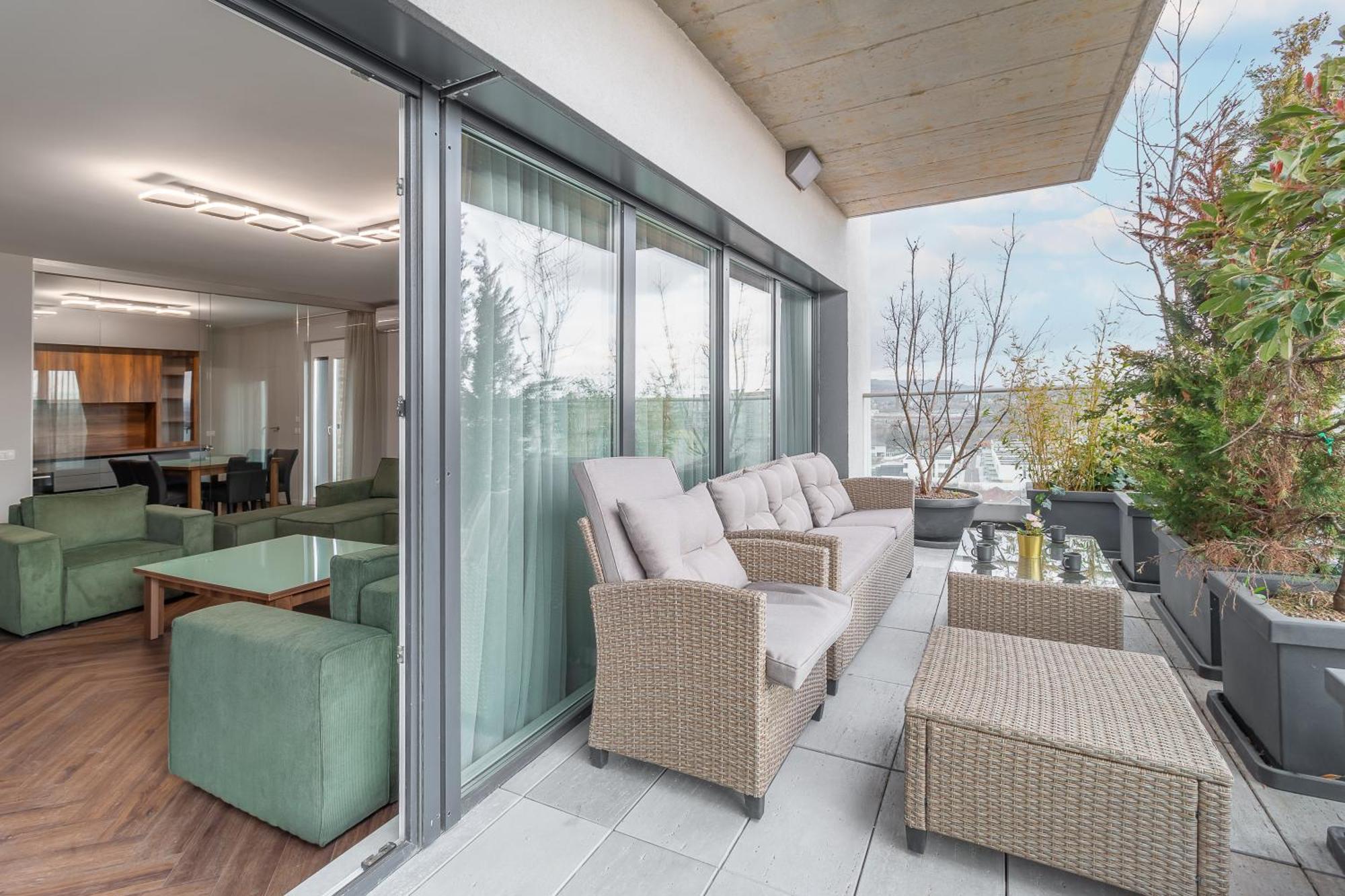 Grand Hill Flats Lägenhet Oradea Exteriör bild