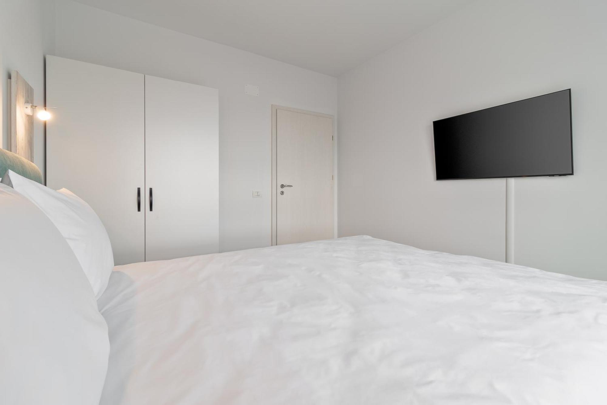 Grand Hill Flats Lägenhet Oradea Exteriör bild
